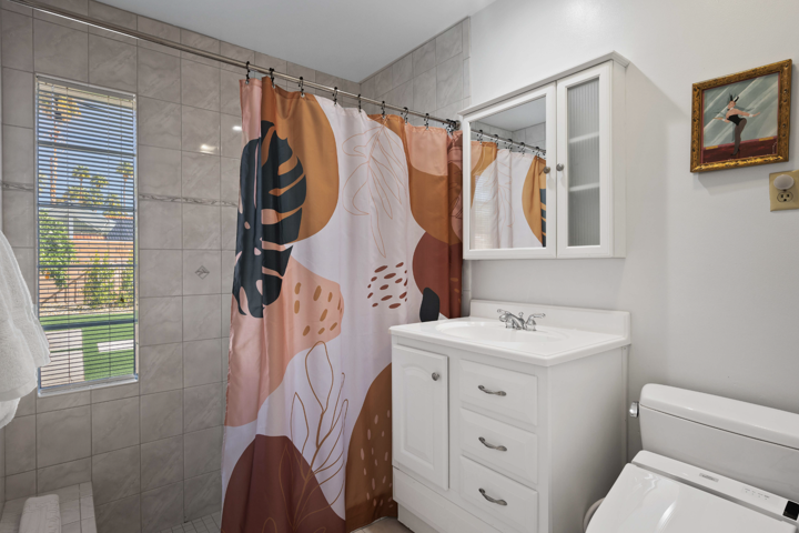 Private Palm Springs Oasis with Mountain Views - 11