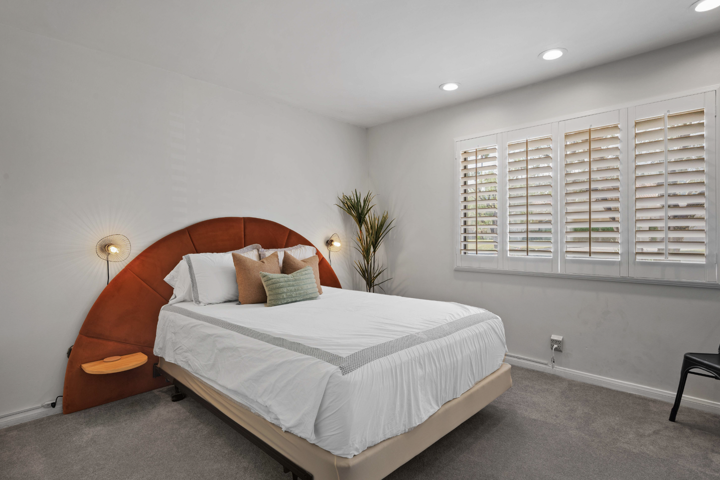 Private Palm Springs Oasis with Mountain Views - 10