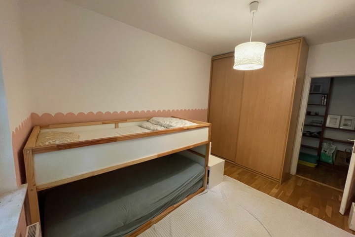 Family flat with garden access near city park - 4