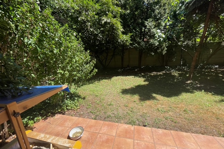 Family flat with garden access near city park - 2