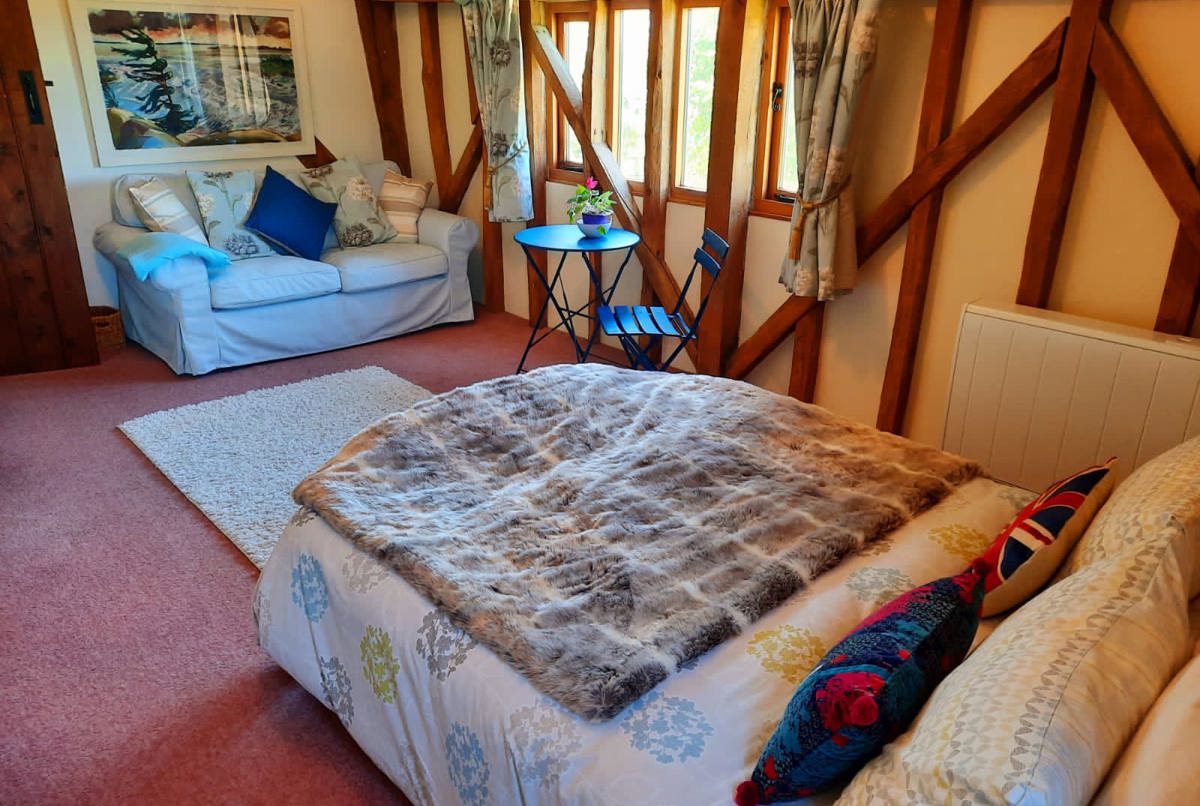 Perfect Suffolk retreat in with full working space