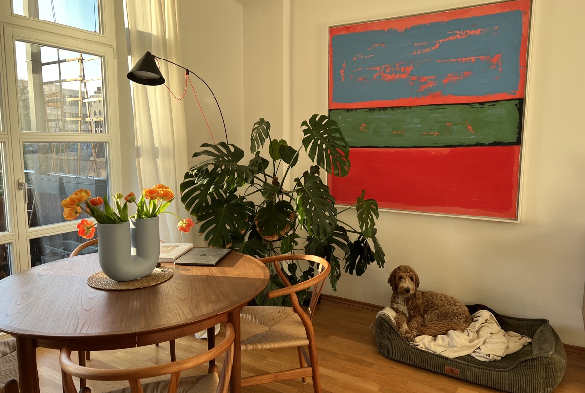 Centrally located, furnished maisonette apartment