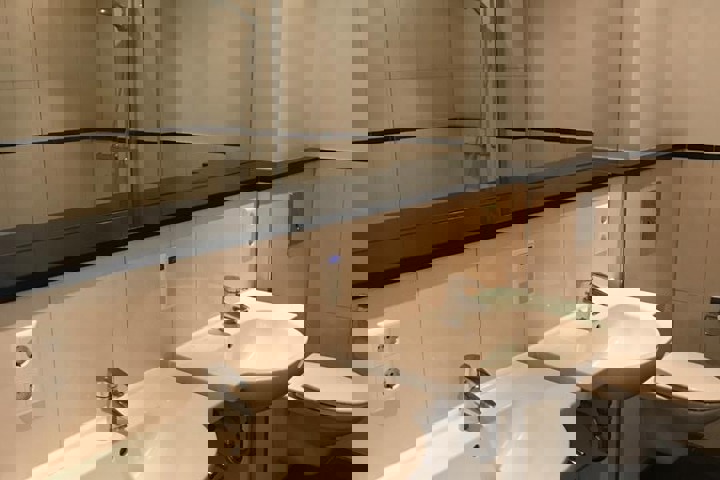 Centrally located, furnished maisonette apartment - 4