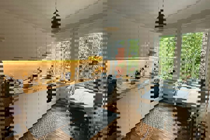 Cozy City Apartment - 4