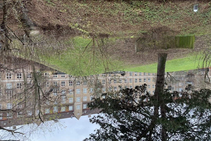 Modern 2-bedroom apartment near metro - 2