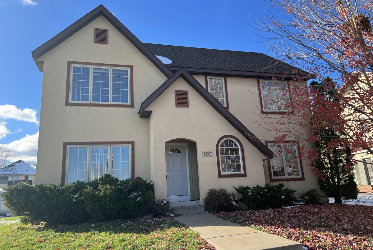 Home in a Serene environment near downtown