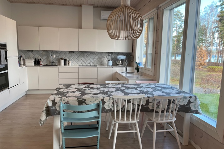 Lakeside house - 5