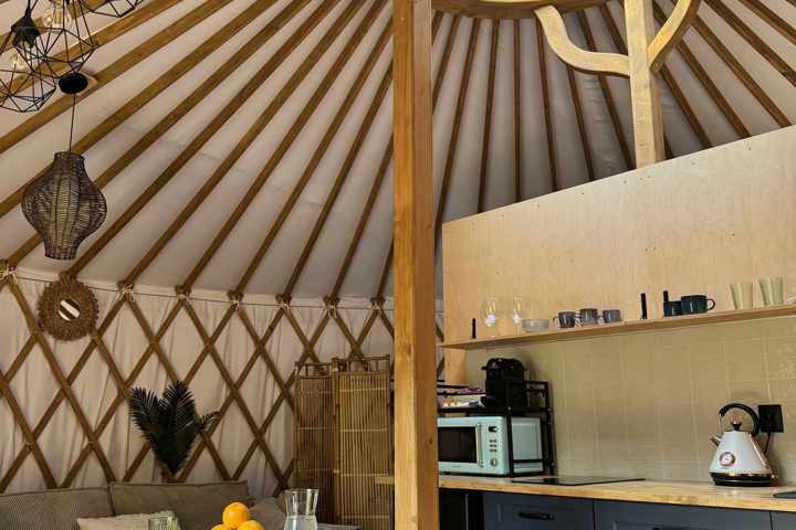 Yurt at lake with jacuzzi close to Warsaw - 1