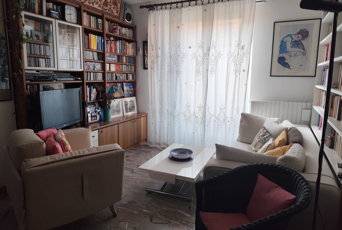 Cosy central flat with terrace