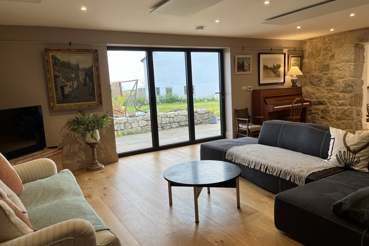 Cottage near the beach - 9