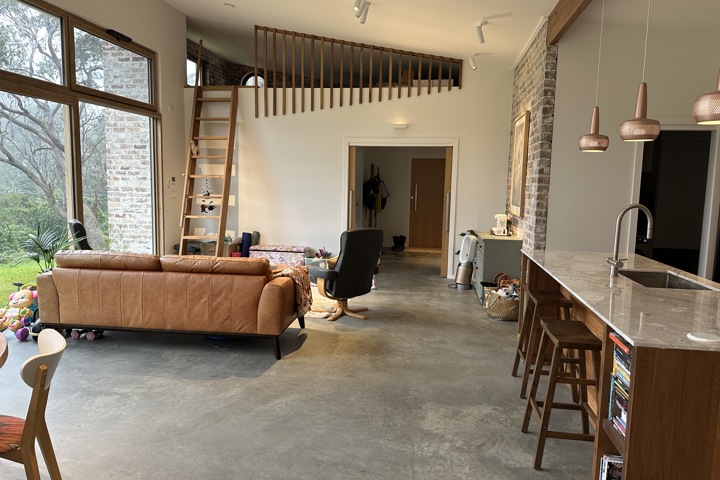 Modern 3 bedroom house in Blue Mountains, Australi - 2