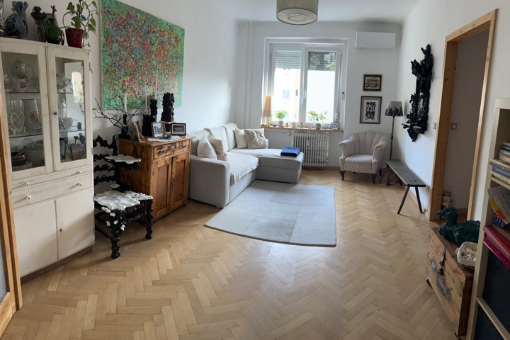 Bright Apartment in a Green Oasis Close to Center - 1