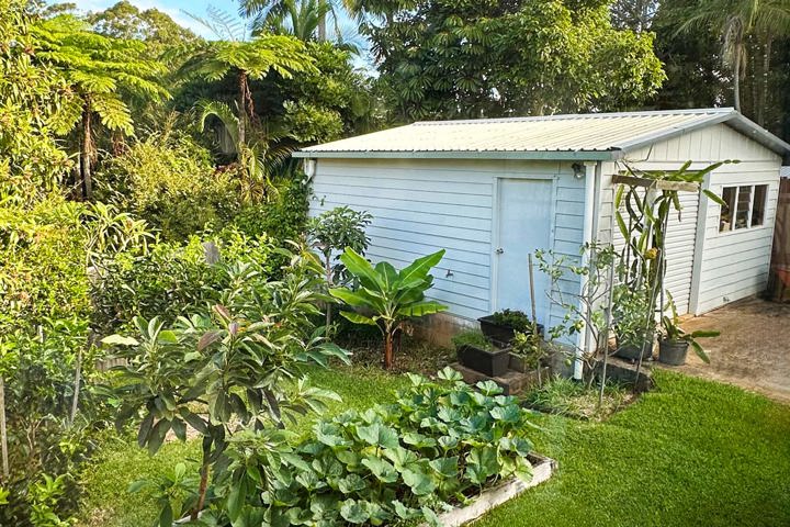 Newly renovated coastal home near the CBD - 15