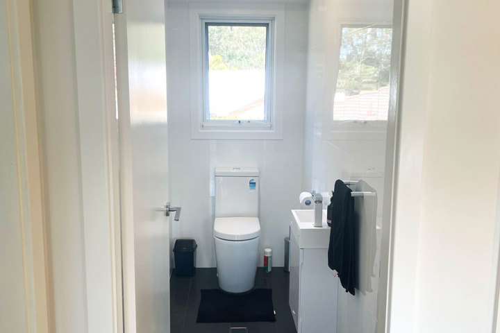 Newly renovated coastal home near the CBD - 13