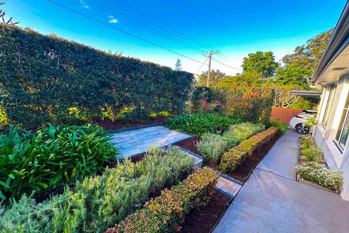 Newly renovated coastal home near the CBD - 16