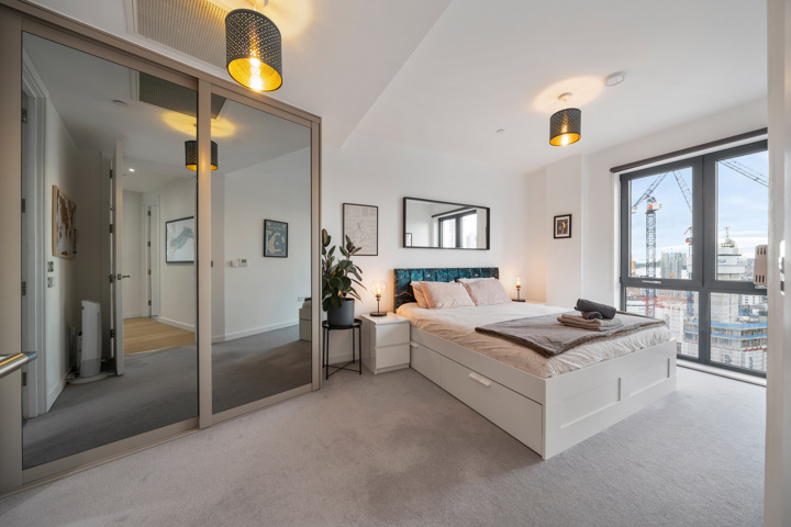 20th floor river view flat - 1