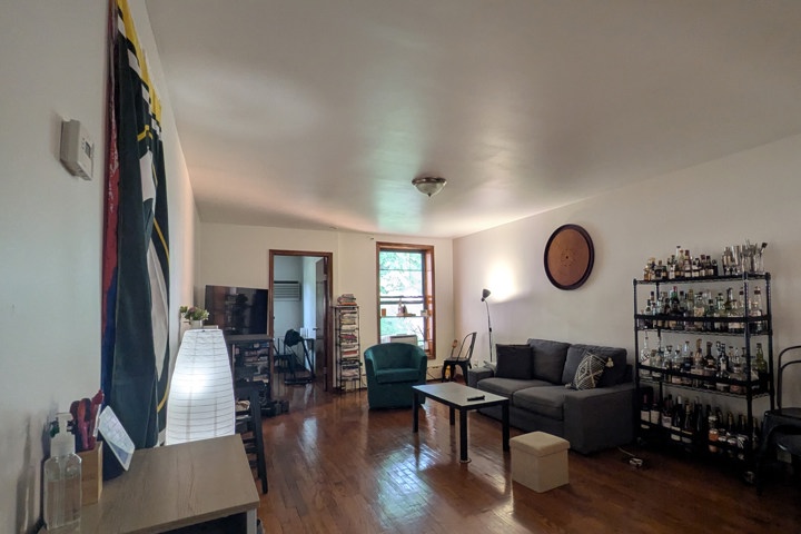 Work-Ready 2BR Brooklyn Brownstone - 2