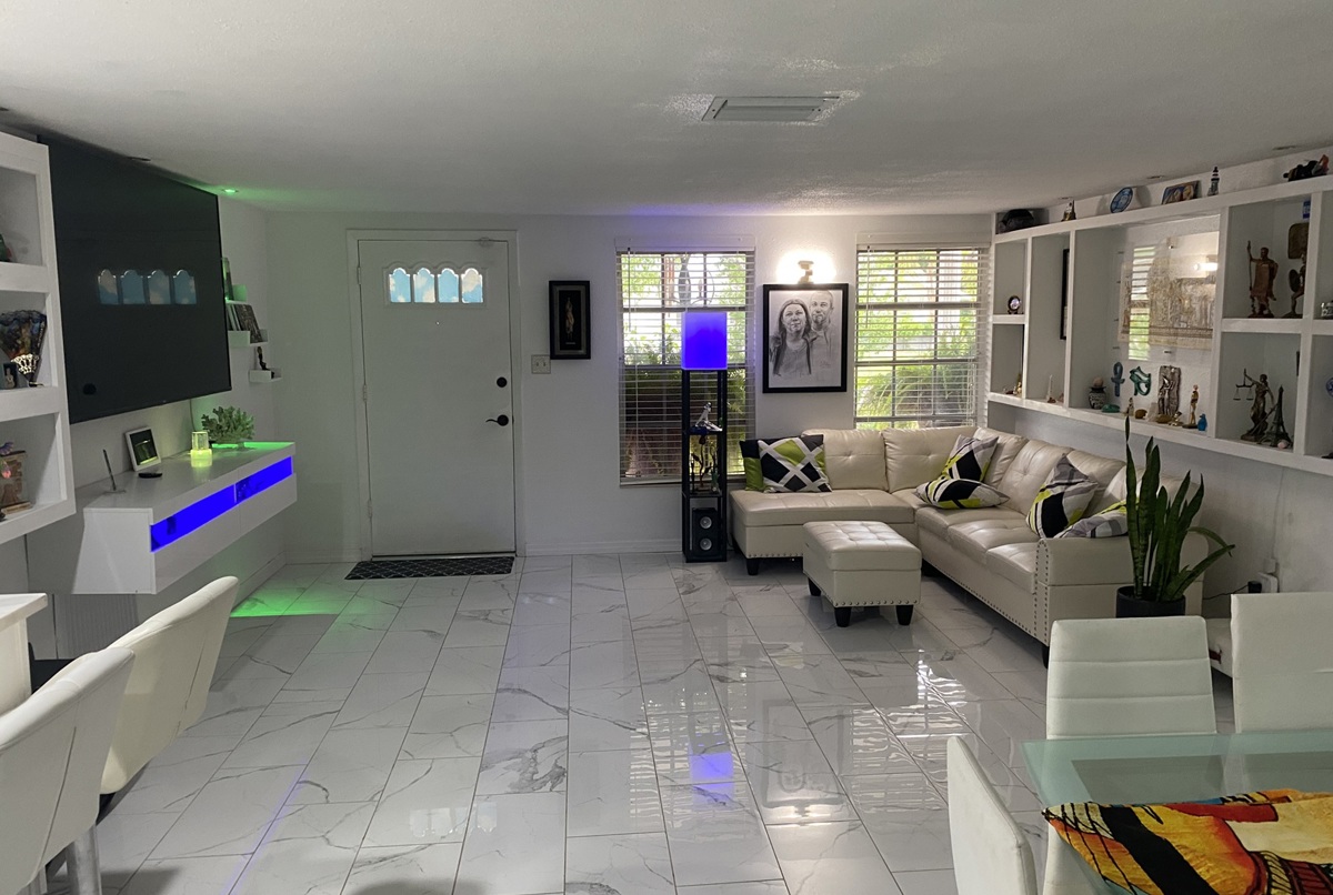Full house 3 bed 2 bath with pool and jacuzzi