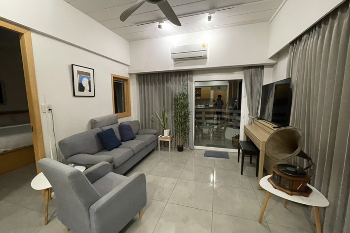 Seaview 14th FL. corner apartment with huge balcon - 2