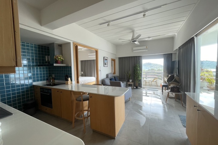 Seaview 14th FL. corner apartment with huge balcon - 1