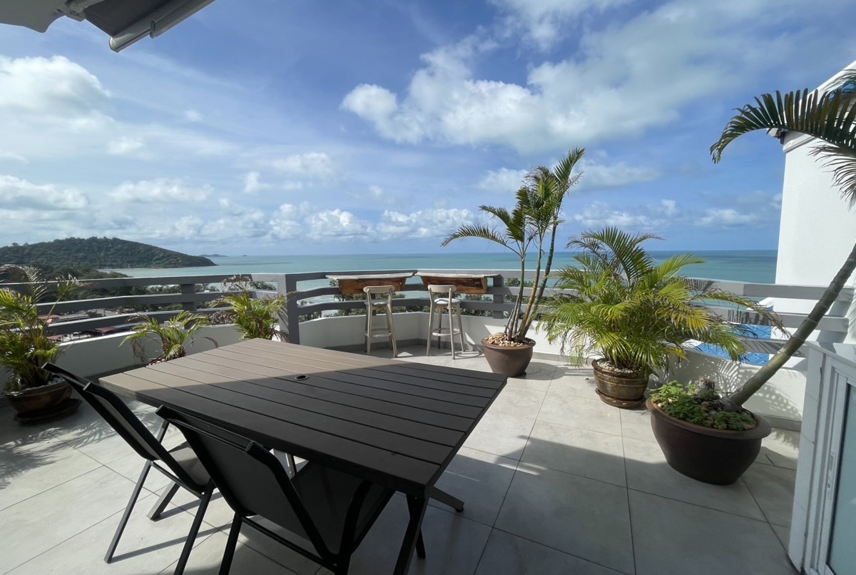 Seaview 14th FL. corner apartment with huge balcon