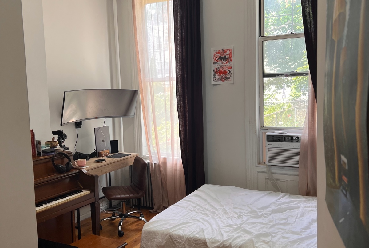 Spacious, charming Brooklyn (Greenpoint) 2-Bedroom