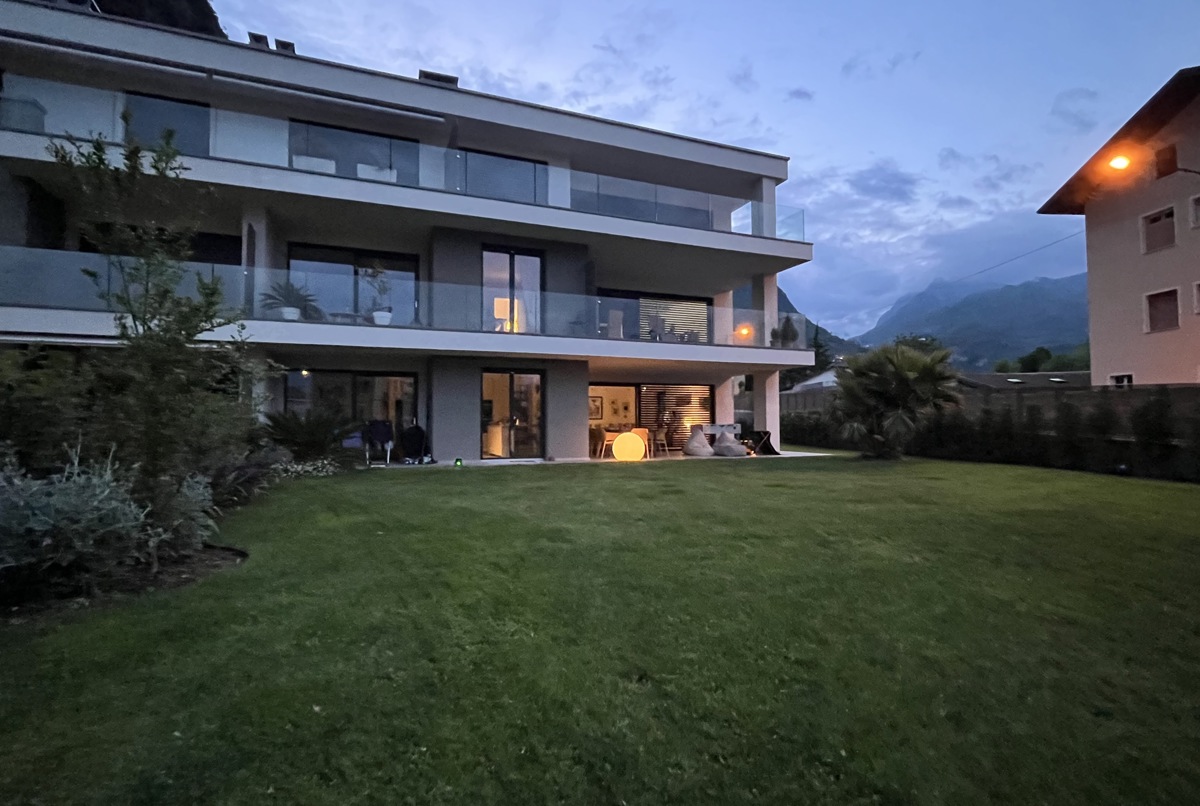 Spacious modern apartment  (3 years old)