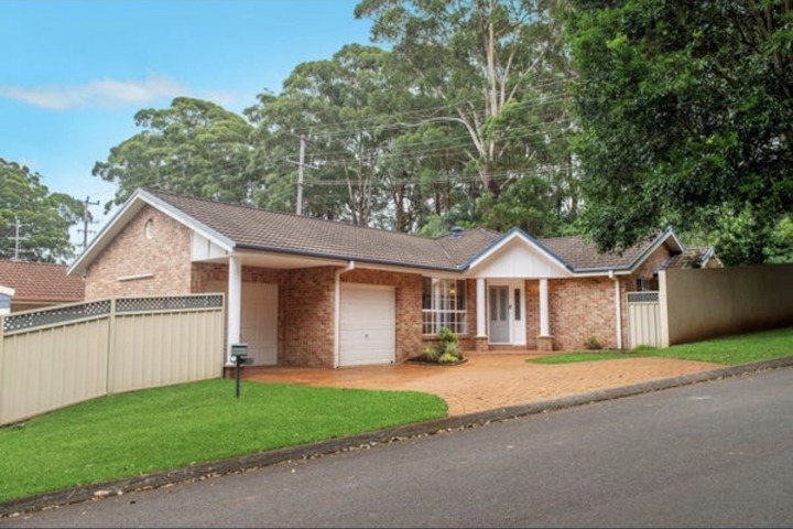 Cosy Coastal Retreat with Private Yards – 3km to S - 8