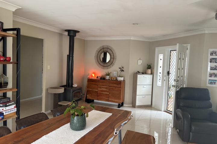 Cosy Coastal Retreat with Private Yards – 3km to S - 2