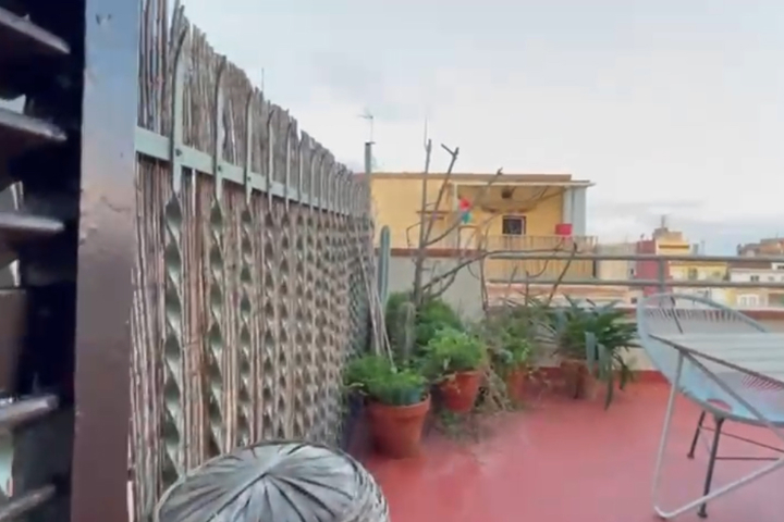 Sunny vintage penthouse in central Gràcia - 3