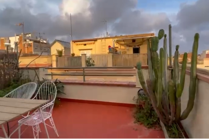 Sunny vintage penthouse in central Gràcia - 4