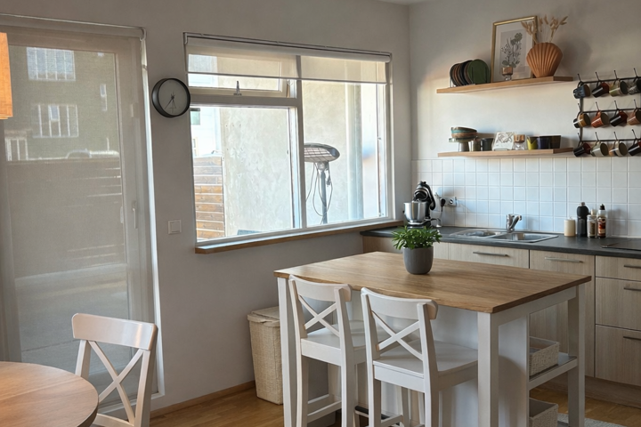 Cozy ground-floor apartment with private terrace - 1