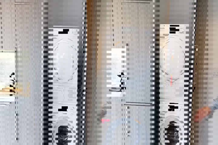 downtown near seawall (the Arc Vancouver) - 7