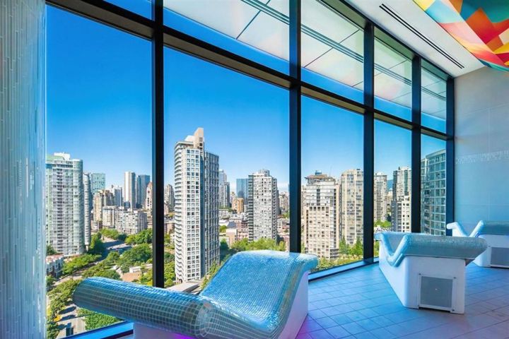 downtown near seawall (the Arc Vancouver) - 23