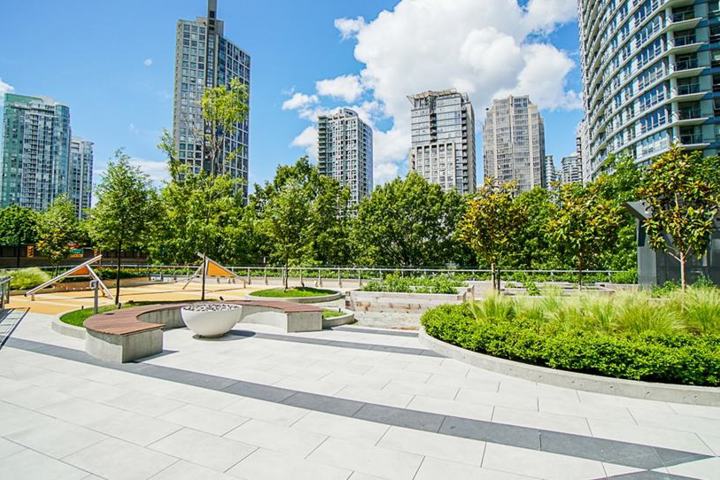 downtown near seawall (the Arc Vancouver) - 27