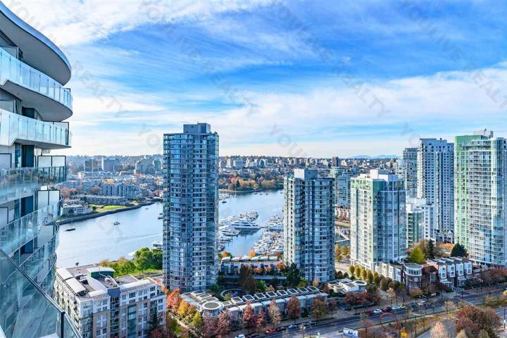 downtown near seawall (the Arc Vancouver) - 28