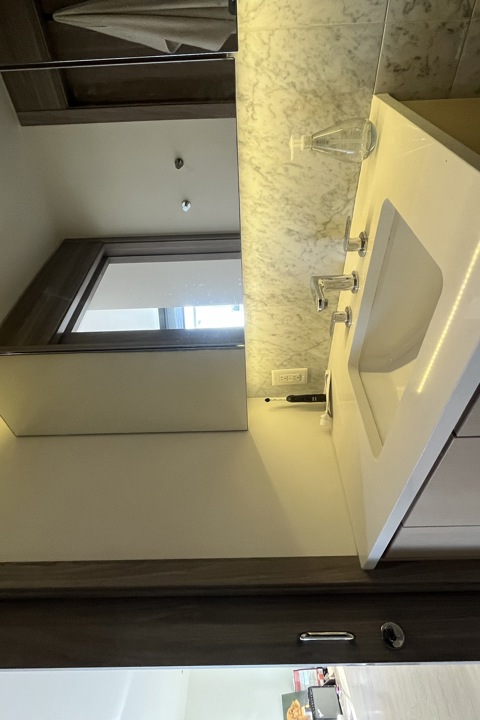 downtown near seawall (the Arc Vancouver) - 16