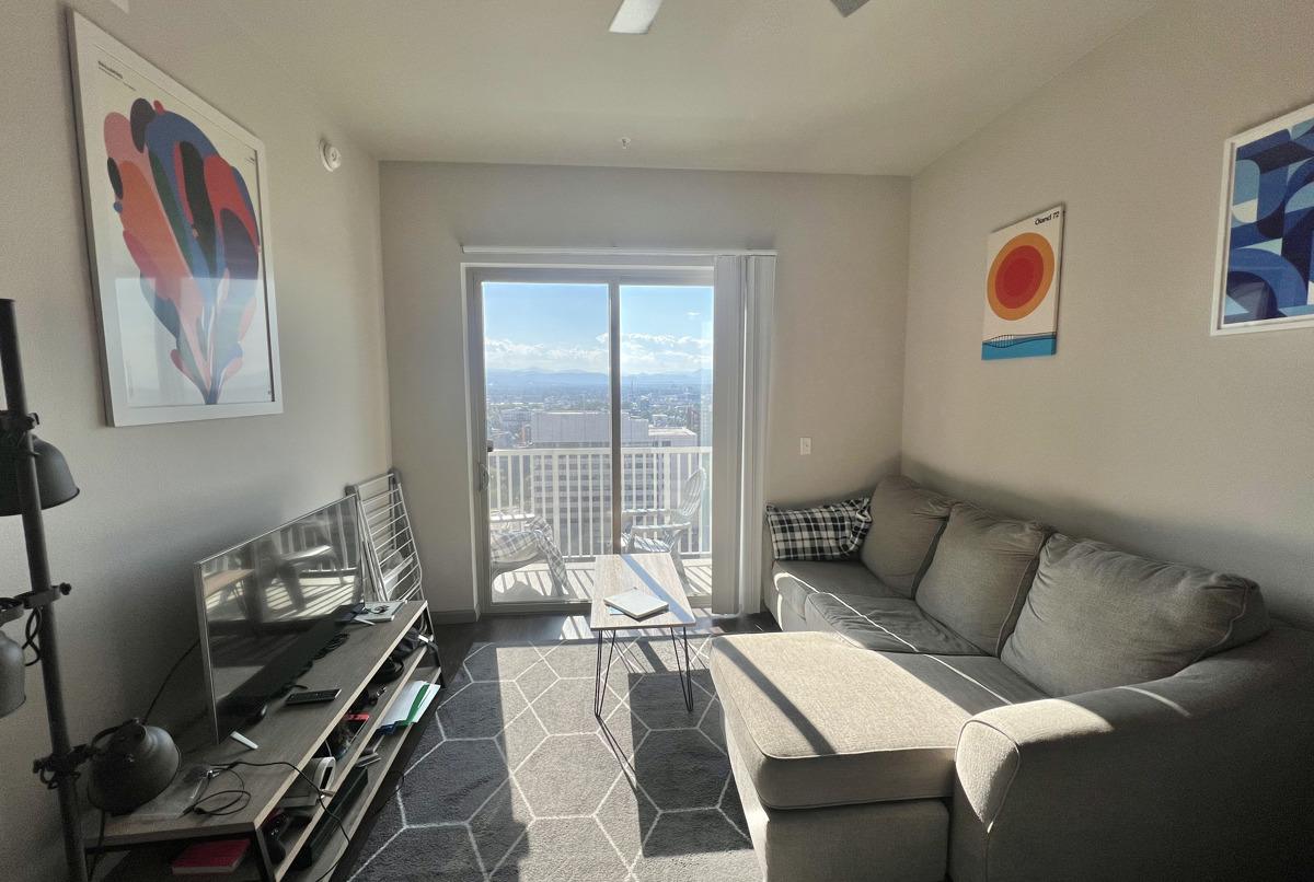 1 Bedroom with Balcony and Mountain Views