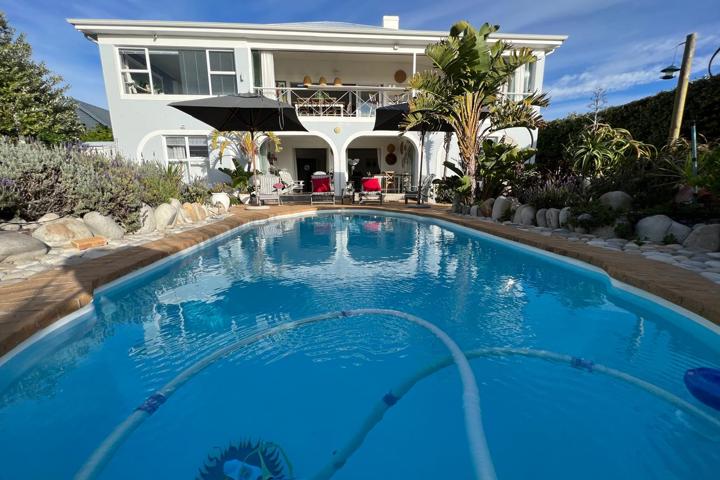 Beach front home stunning views next to surf spot - 5