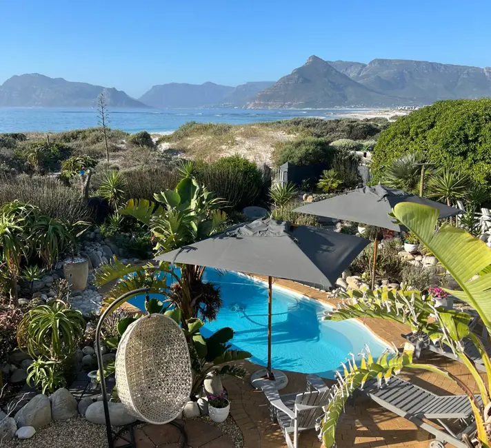 Cape Town, South Africa 3 beds · 2 workspaces · 56 Mbps WiFi