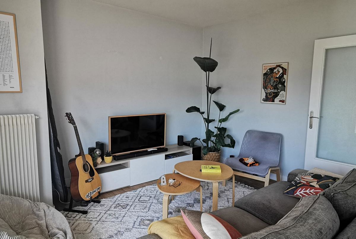 Bright dual-aspect flat in Nantes w/ 2 balconies