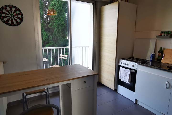 Bright dual-aspect flat in Nantes w/ 2 balconies - 4