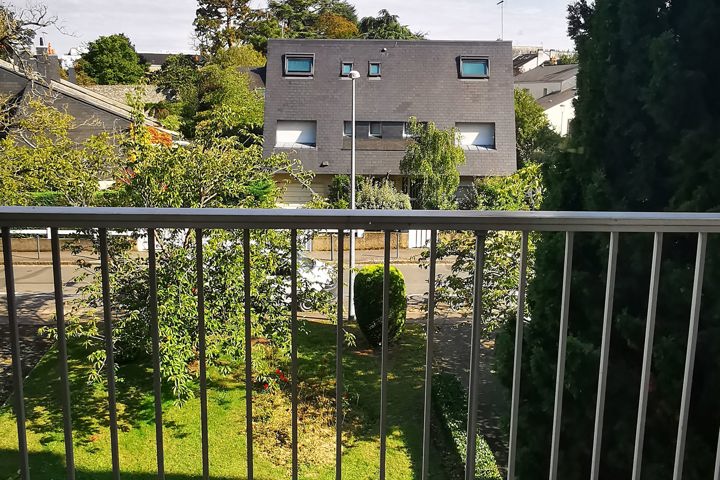 Bright dual-aspect flat in Nantes w/ 2 balconies - 7