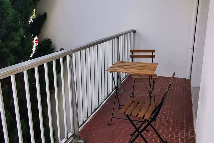 Bright dual-aspect flat in Nantes w/ 2 balconies - 14