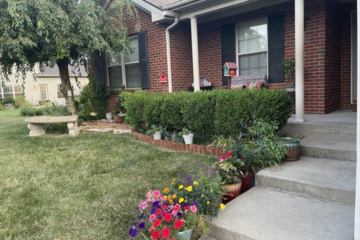 Impeccable home near thoroughbred horse farms - 8