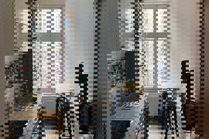 Charming bright flat with balcony and plants - 3