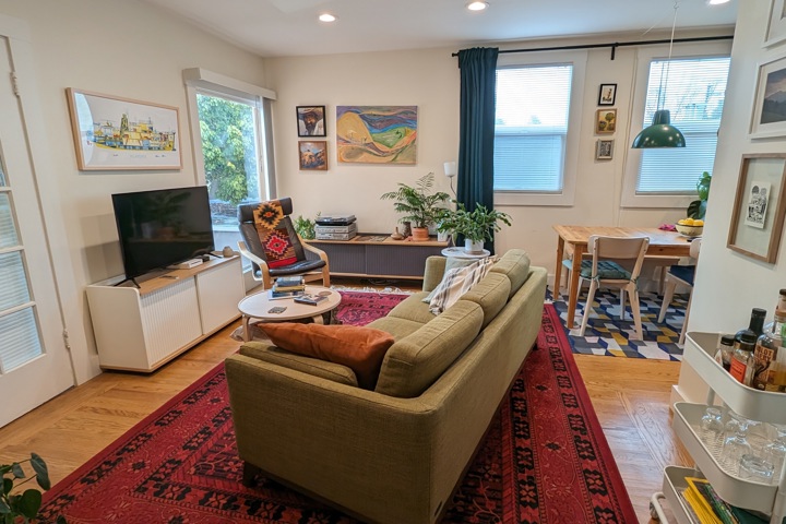 Temescal/North Oakland 2 br, 2 workstation, 1bath - 4