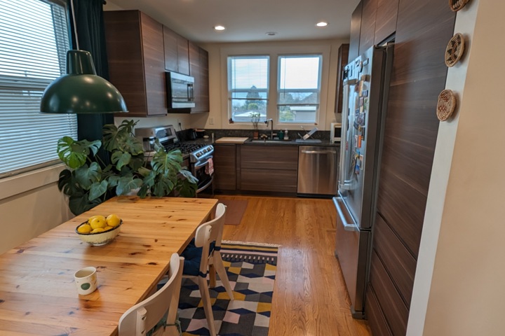 Temescal/North Oakland 2 br, 2 workstation, 1bath - 5