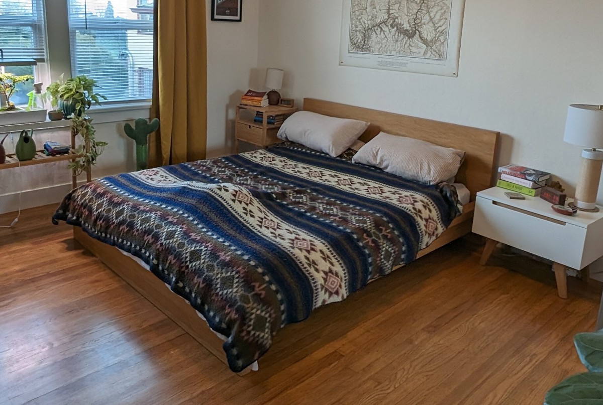 Temescal/North Oakland 2 br, 2 workstation, 1bath