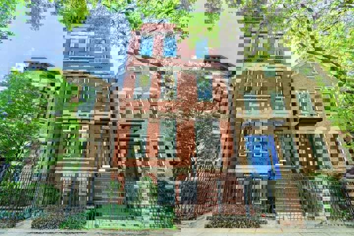 Chicago Walkup with deck and rooftop - 5